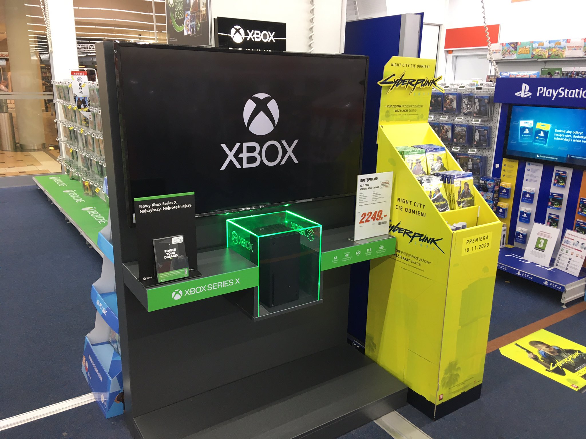 Ei51SNXX0AQ2Uk_