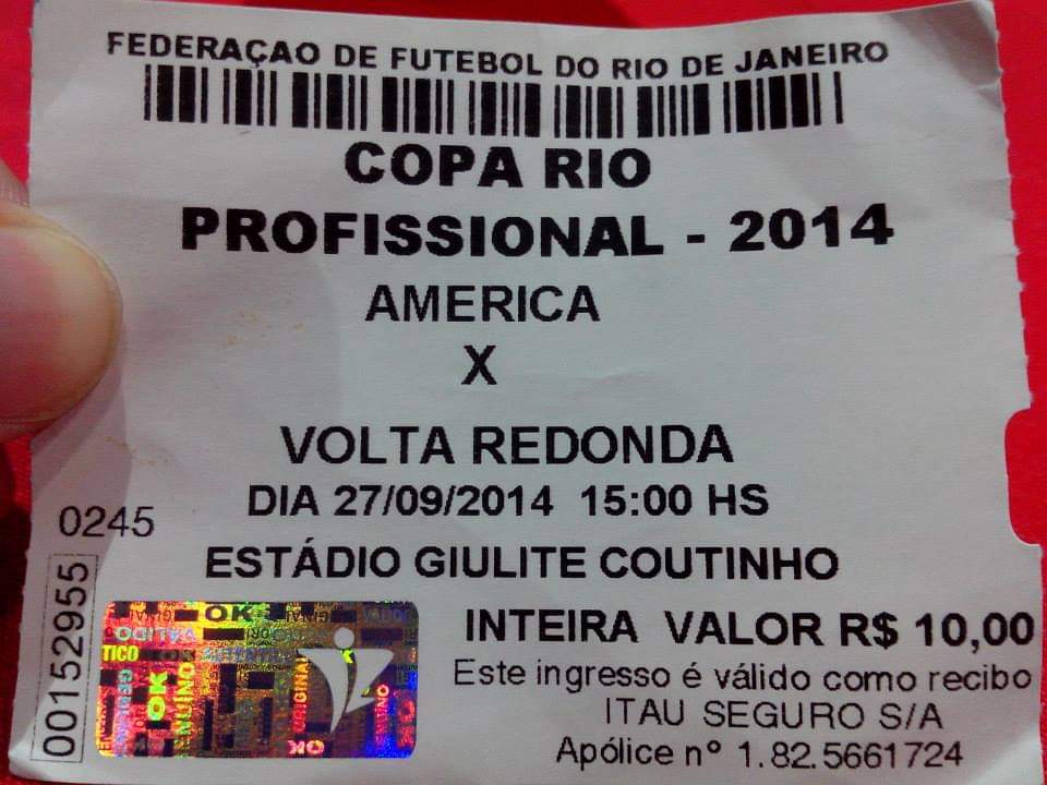 On this day on 2014, after the glammer of the World Cup, I took a bus to Mesquita to watch the fabulous America Football Club (RJ) take on Volta Redonda in the Copa Rio.  @AmericaRJ 5 - 0  @voltaredonda
