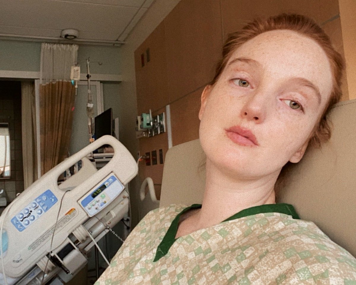 delaneymbyrd's tweet photo. One tired gal for sure, but damn the light at the end of the tunnel is NEAR. Officially three weeks tomorrow here. Thank y’all for the well wishes. ❤️And the biggest shout it to all of the #HealthcareHeroes here at @sharphealthcare #SharpMemorial https://t.co/hf189ykCZN