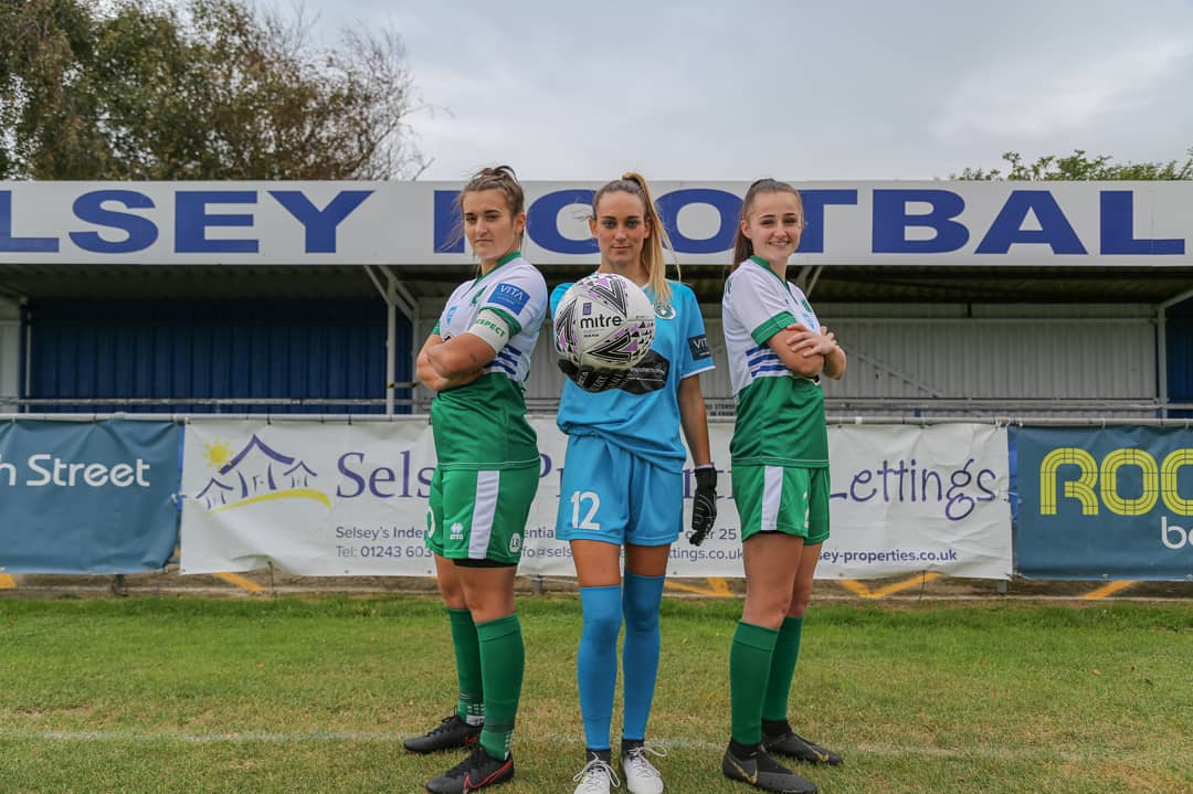 selseywfc's tweet photo. Did someone say it's match day @YeovilUnitedFC and we got a new kit? 😍

Take a look at our new home kit for the 20/21 season.

📸 Photos done by the amazing @girltinyshooter  

Don't worry we are still supporting our great 💙NHS and all approved by FAWNL and Sussex FA.

#FAWNL https://t.co/ZqrAqyycg5