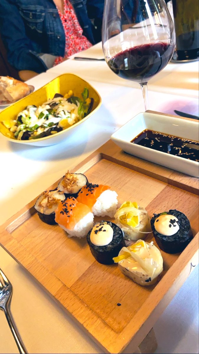 VidayComida's tweet photo. Los domingos saben mejor con familiares, amigos, tu media naranja (o limón), con un buen vino y todo lo que te apetezca sobre la mesa 🙌🏻

https://t.co/ngHpprUoNd #meetpoint #vidaycomida #Salamanca https://t.co/VaNSdcdCJI