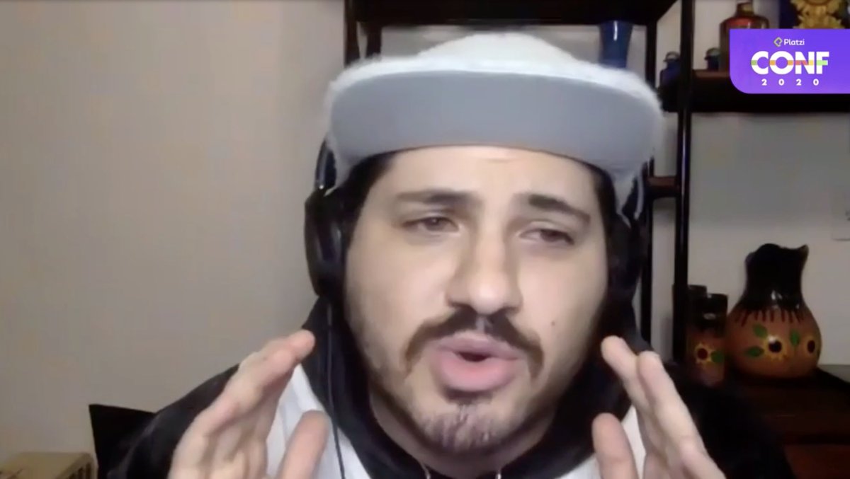 cbsalej's tweet image. Valió la pena trasnochar con #PlatziConf para ver a @Joaqosmico rapear