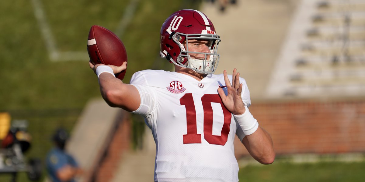 PFF_College's tweet photo. Highest passer rating on passes 10+ yards downfield in Wk 4

1. Bo Nix, Auburn - 152.1
2. Mac Jones, Alabama - 146.8
3. Kyle Trask, Florida - 146.4 https://t.co/CFM5v6EXUO