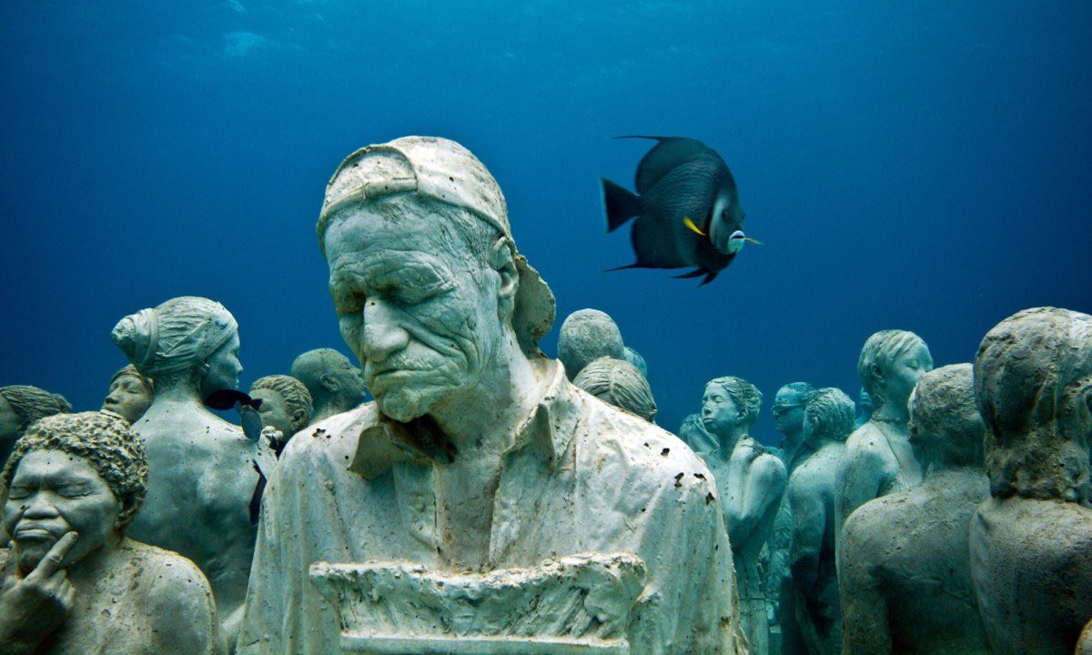 2. Jason Decaires Taylor creates sculptures that he puts IN THE ACTUAL OCEAN to build underwater museums. No, for real. U can visit. The sculptures are made of mineral materials that cause coral to grow on them when placed in the ocean & offset the effects of climate change.