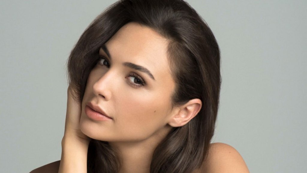 Gal Gadot - if she can portray an amazonian, let alone wonder woman, she can sure as hell play a bene gesserit
