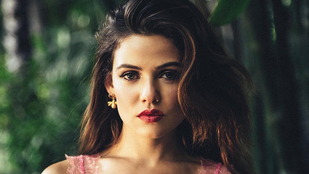 Danielle Campbell - having played a witch before, she would do well as one of the younger sisters, and these pics make her look right at home on Wallach IX