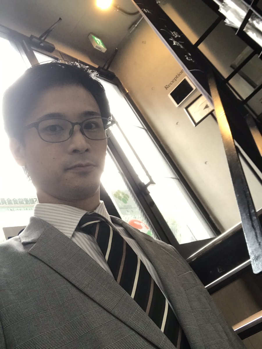 sagaramotonari's tweet photo. 今日は初のBL案件の撮影でした!
VRでの撮影に少し緊張しました!
#VRBL
#土日にスーツを着る役者 https://t.co/LWInxRj4j3