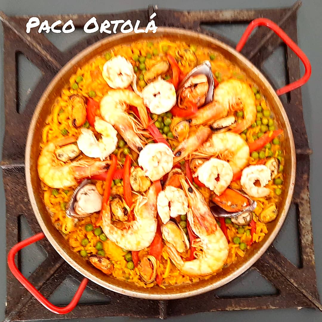 chefPacoOrtola's tweet photo. #melhordatarde #maisvocê #MasterChef #TopChef #thetaste #maisumpedaco #paellalovers #lapaelladepaco #chef #cozinharapida #Top10 #SobPressao #mestrecuca #linkvanguarda #muitomais #chefsemacao #youtuber #vanguardamix #TheChefShow #arrossos #aquinaband #gastronomiaecultura https://t.co/bkv6xfjQwZ