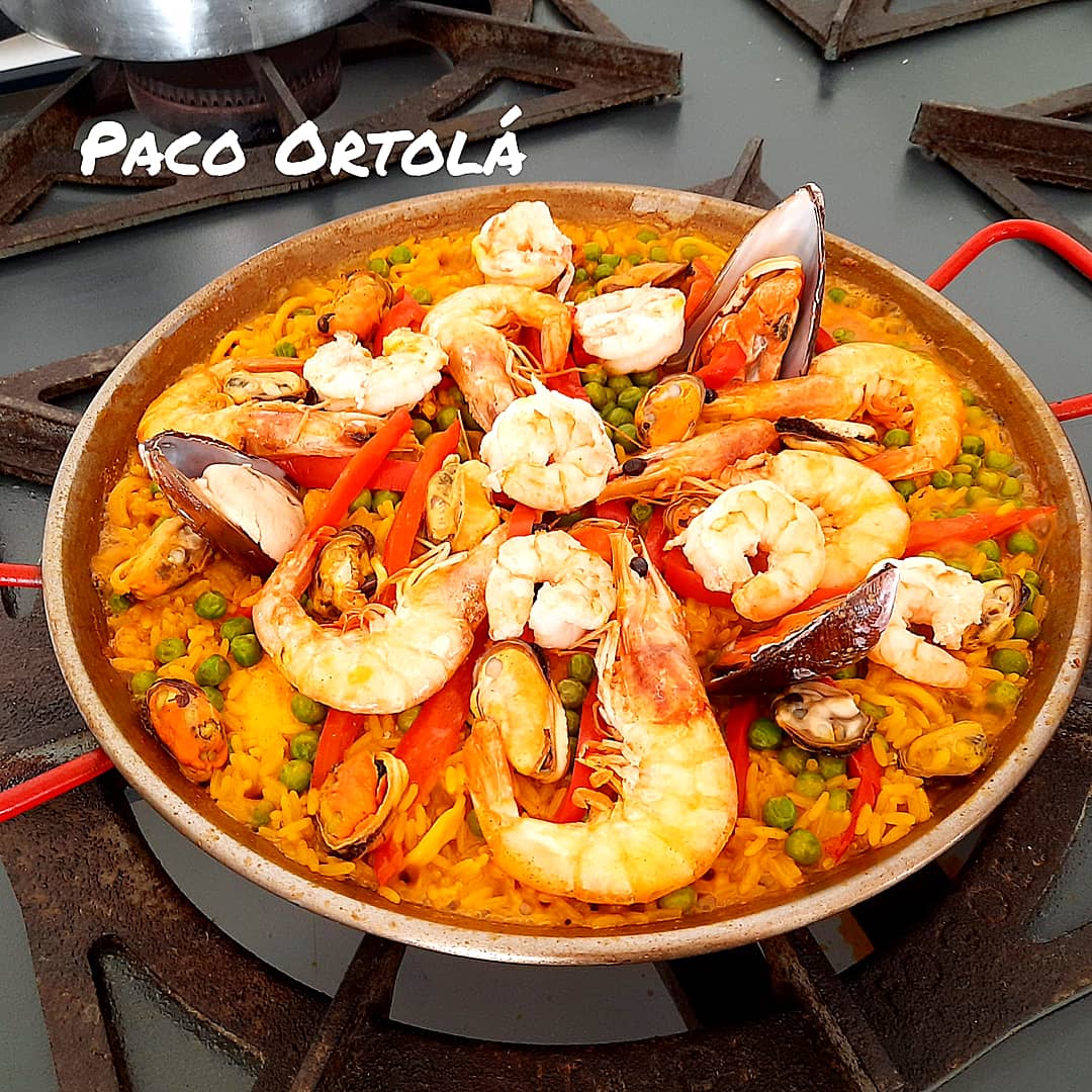 chefPacoOrtola's tweet photo. #melhordatarde #maisvocê #MasterChef #TopChef #thetaste #maisumpedaco #paellalovers #lapaelladepaco #chef #cozinharapida #Top10 #SobPressao #mestrecuca #linkvanguarda #muitomais #chefsemacao #youtuber #vanguardamix #TheChefShow #arrossos #aquinaband #gastronomiaecultura https://t.co/bkv6xfjQwZ