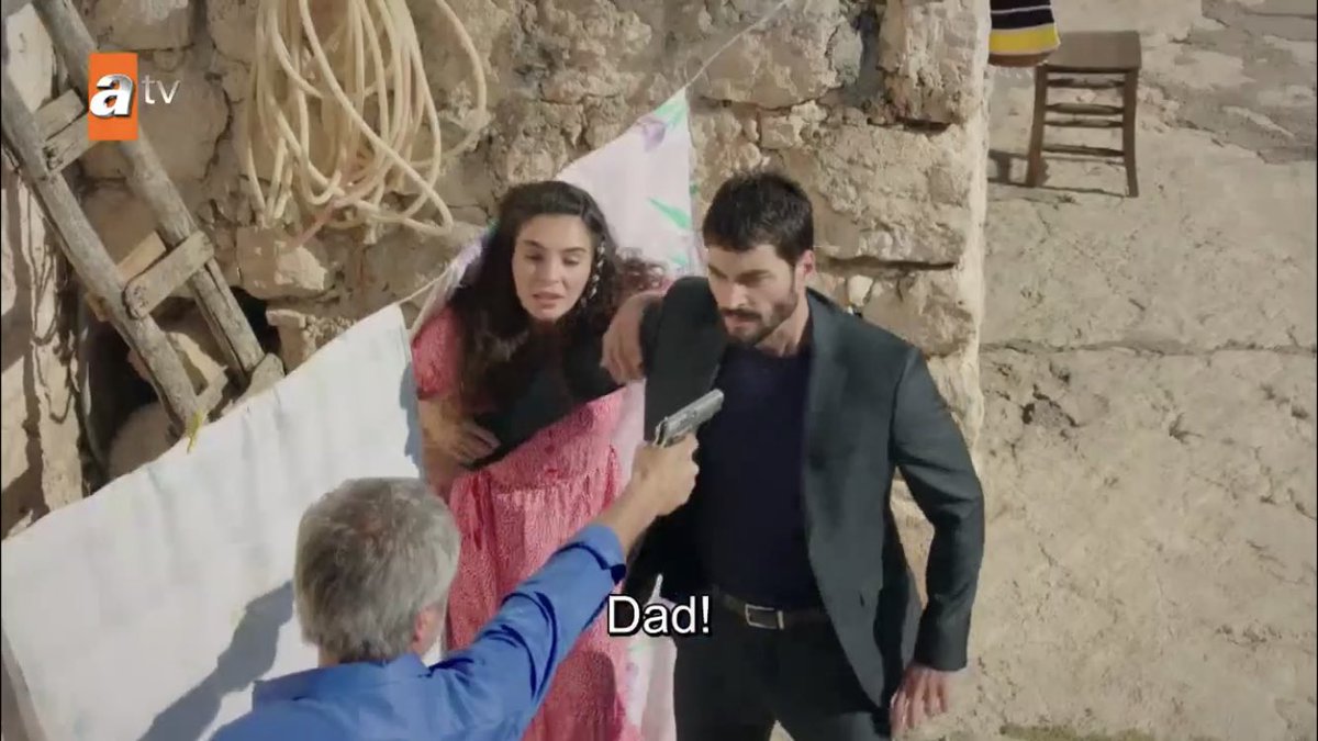 his first instinct is to protect her i’m sobbing  #Hercai  #ReyMir