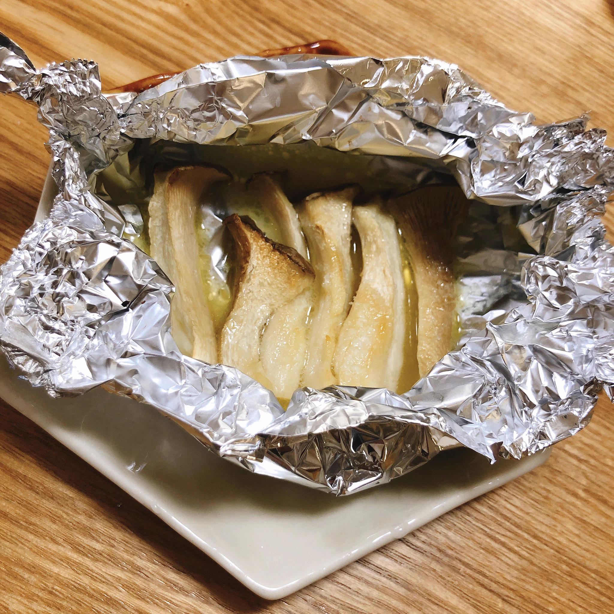 リュウジさんの焼きエリンギ、魚焼きグリルでやってみた。めっちゃ美味い…なんだこれ…  