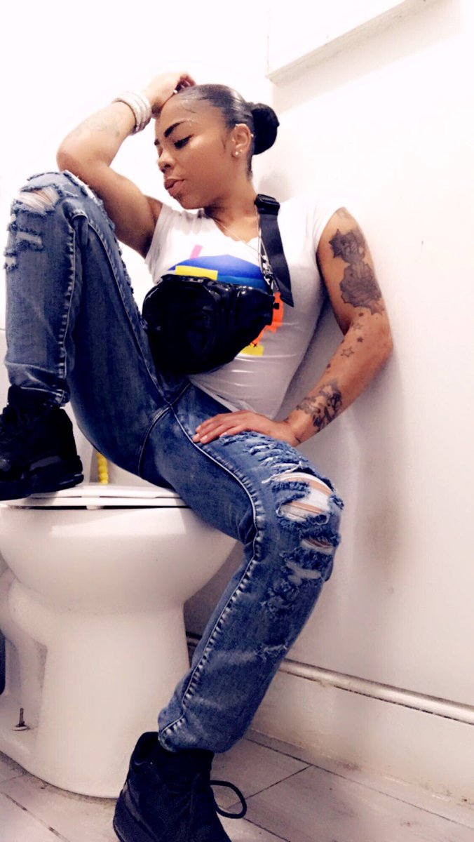 DCSPOLEBEAST1's tweet image. Just don’t kno how to act..