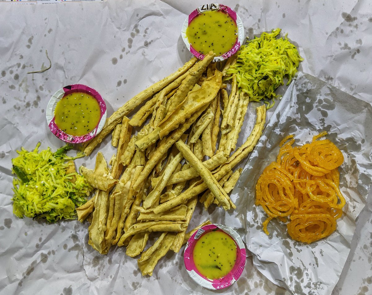 AmitHPanchal's tweet photo. Sunday Morning with ચંદ્રવિલાસ ના #Fafda and #Jalebi 😍 #MyAmdavadShot https://t.co/3ZQl2Dvh8d