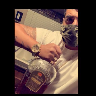 diaznevarez's tweet photo. Happy birthday to me! Fuck everyone who didn’t tell me happy birthday 🖕🏽 #NewProfilePic https://t.co/ghDlGGygsF