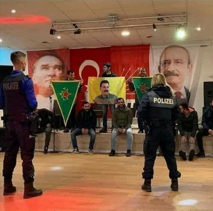 Bu resimi açıklayacak,CHP'nin vatansever bir evladı kaldı mı? Yeter artık kendinize gelin! Bu kadar mı düştünüz? #CHPninGerçekYüzü #chpninki̇rli̇yüzü