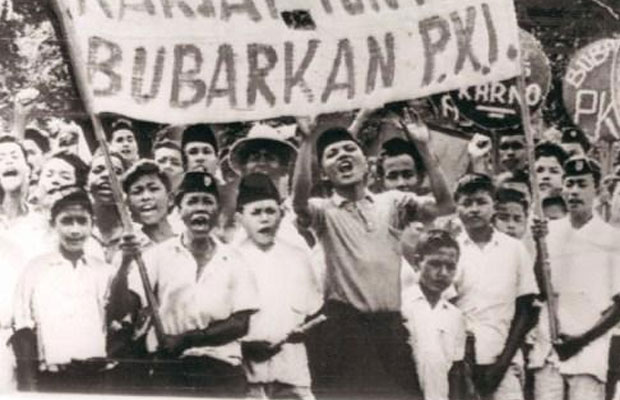 chrlsgraf's tweet photo. Buat klean nonton SCTV biar klean tau lah minimal sejarah indonesia sedikit:) 
Biar tidak ada lagi PKI dimasa sekarang:) https://t.co/BmHfMJTKTf