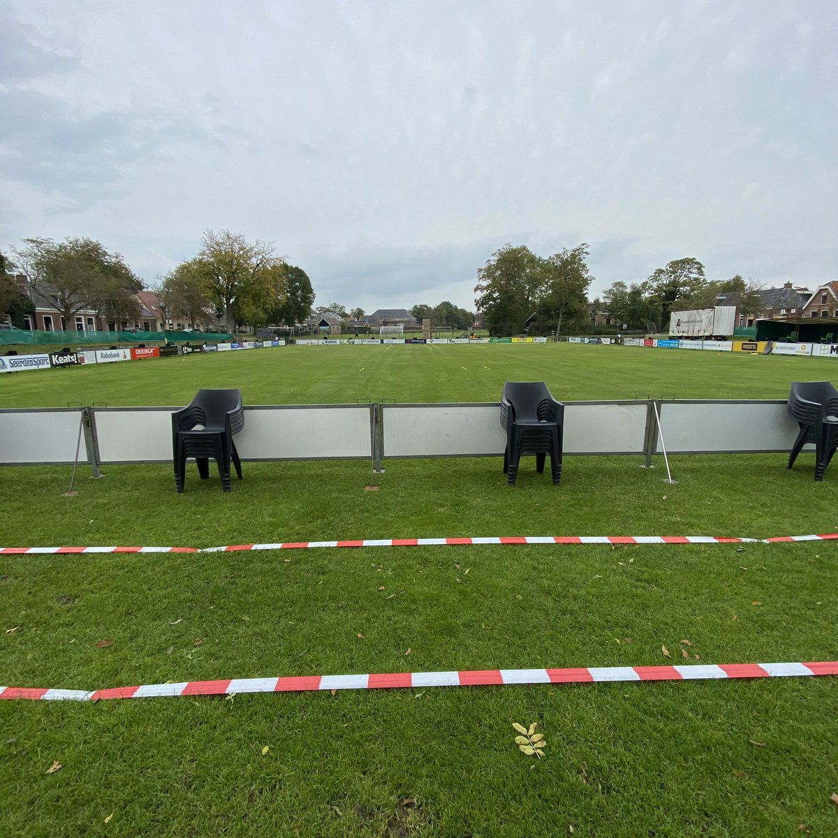 NijeKriich's tweet image. It fjild leit klear. Corona-proof. Elkenien mei in tagongsbewiis is wolkom. De FPC wurdt ek streamed troch @OmropNijs #FPC2020 #FrouljusPC #keatsen