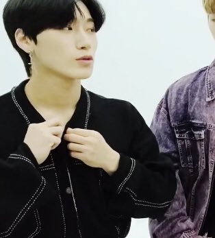 nodoxme's tweet photo. 시발 30초동안열심히잠궈놓고 런웨이시키자마자 다풀어헤치고나오는거얼탱없네진짜 https://t.co/u92NwWZt9k