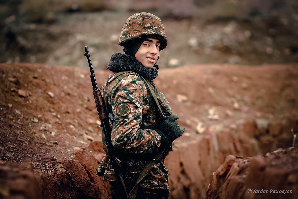 ArtsakhOfficial's tweet image. We are strong enough to say that there's no alternative to #peace! ✊ #ArtsakhStrong #NKpeace 

📷: Vardan Petrosyan