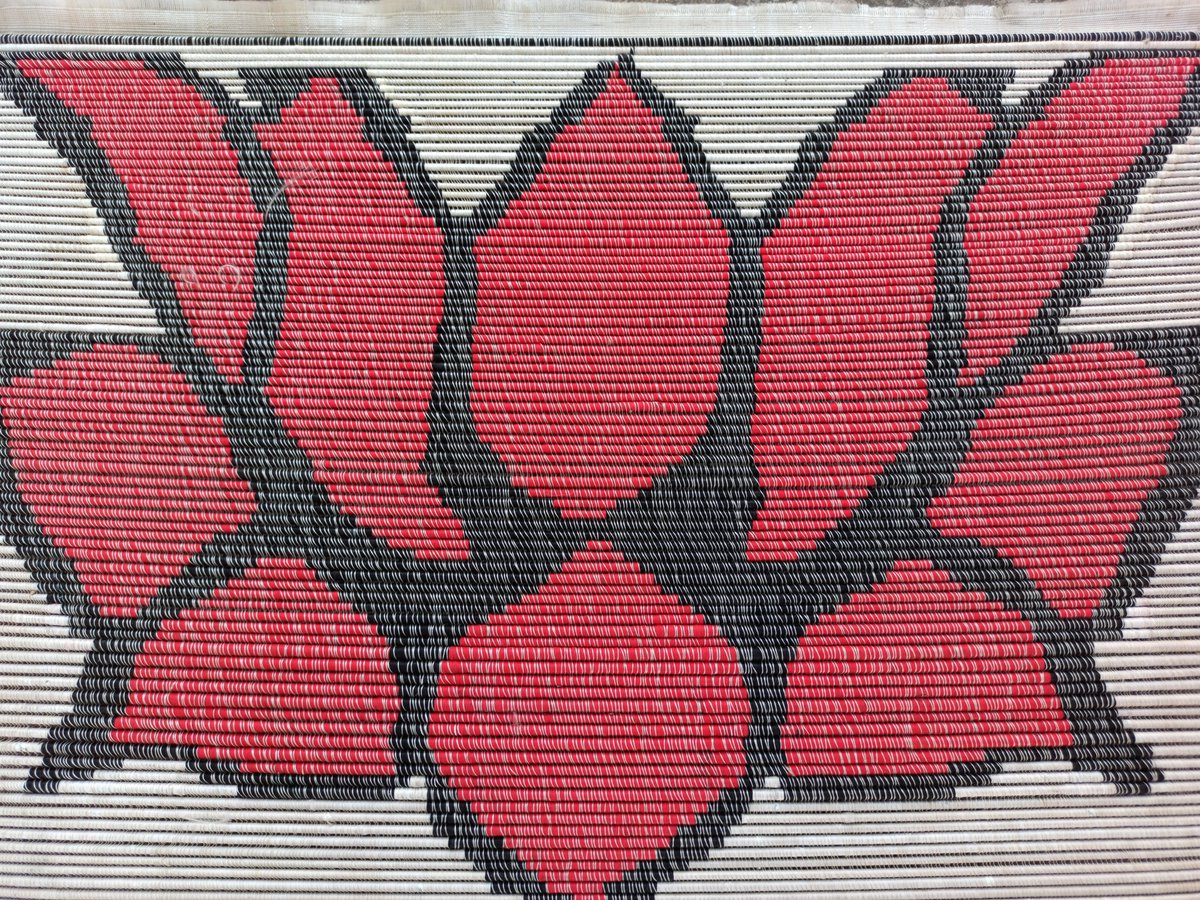TapanSh43153064's tweet photo. Another unique sample made of khar stick and threads. Designer Shri Arnab Choudhary,AD (Design). Made by Shri Amichand Meena. Technical support by Shri Pradeep Kumar ,Our technical Superintendent without whom it will become fruit instead of a flower. https://t.co/cjMygT85Lf
