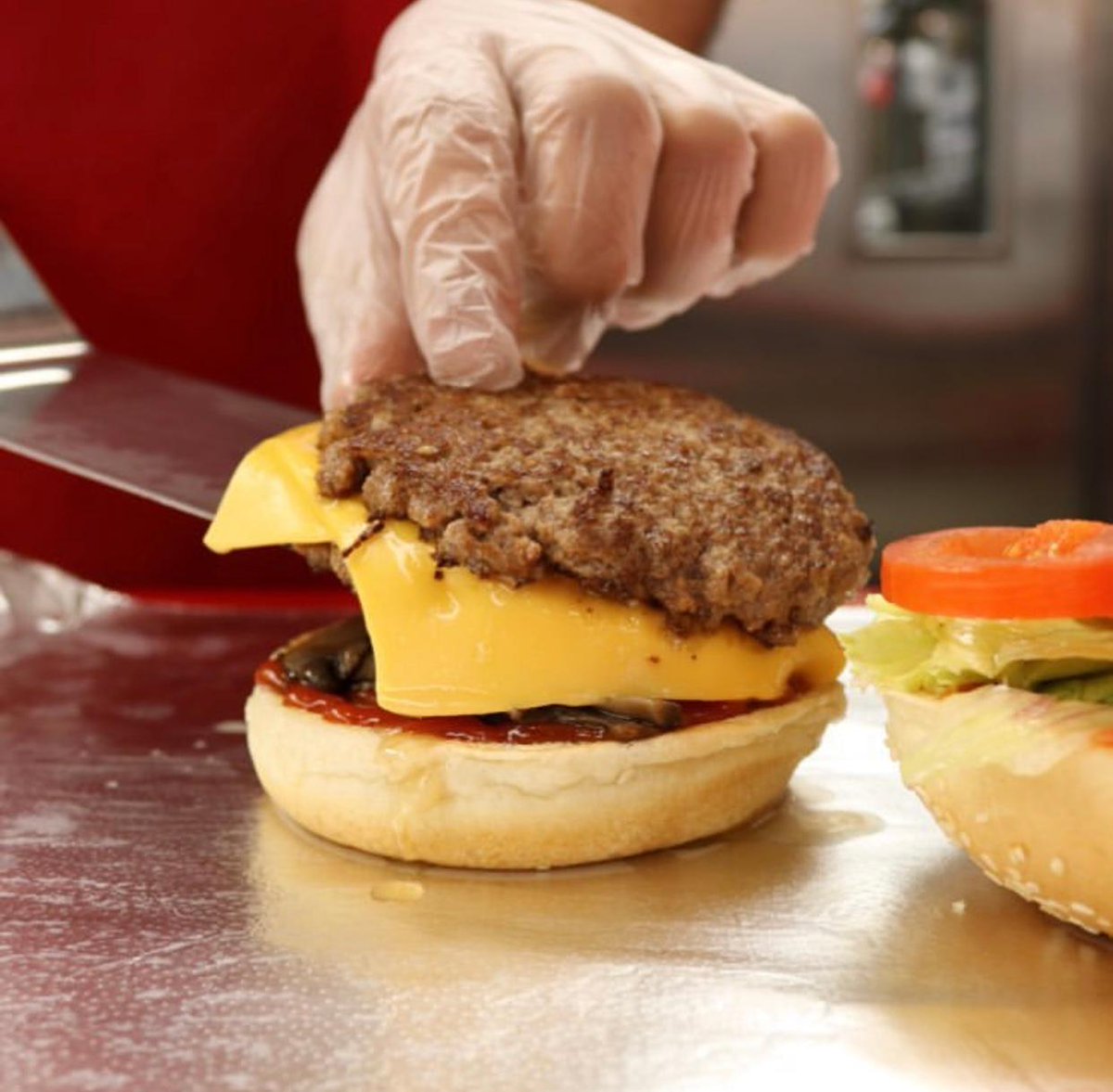 Burgers are our love language. Order now through Jahez, Hungerstation and ToYou

نحضر طلبك بكل حب ! قم بزيارتنا الآن أو اطلب عبر تطبيق جاهز أو هنجرستشن أو تويو

#burger #fries #yummy #foodie