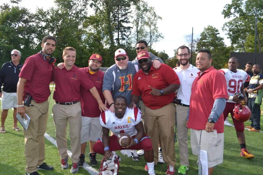 CoachJFigueroa's tweet photo. Cov was that dude! But that young man in the back always has a way of popping back up at the right time. 90 holds a very special place in my heart. When I wake up tired and in doubt 90 always reminds there are ppl that would love my opportunity but cant have it.
 #DC90 
#UpHayes https://t.co/44CDgUSqcC