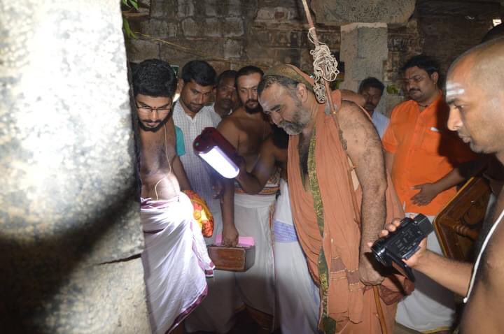 As all the idols were missing, Kanchi Sri Jagadguru blessed/donated the divine Lingam (Sri Navanetheeswarar). Other idols were also placed with devotees help. Sri Jagadguru visited personally to review the temple and blessed everyone.