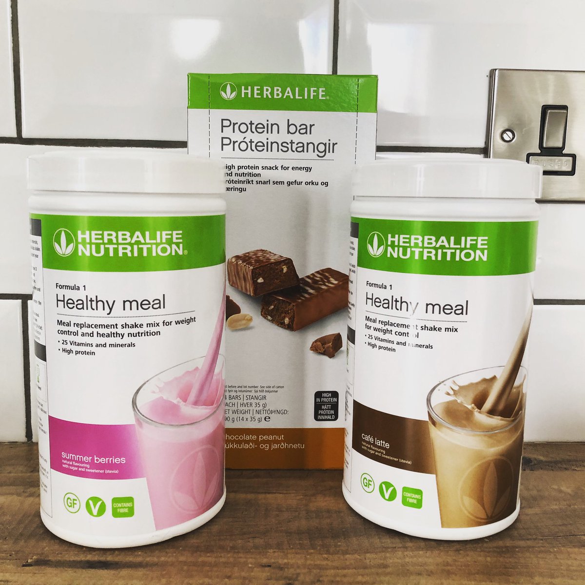 AngiesFit4Life's tweet photo. Delivery dropped off this morning. Do you want to start your journey? #herbalifenutrition #myherbalifejourney #shakeforbreakfast #shakes #healthylifestyle #healthyfood #protien #protienbars #protienshake #weightlossjourney #weightloss #fatloss https://t.co/JL5um2jz6j