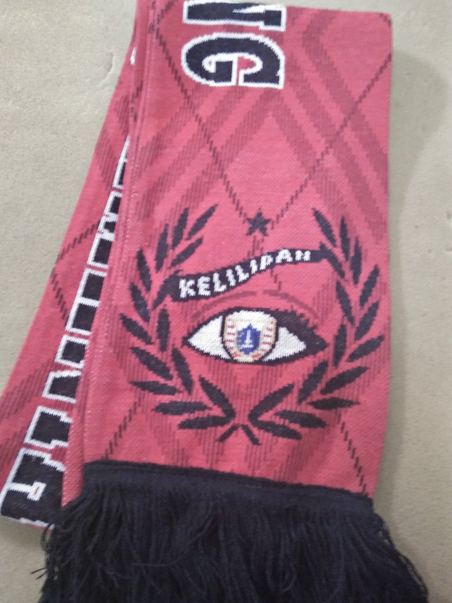 Minta tolong bantu up Bang 
<a href="/Begajul_Outlet/">Begajul Outlet #2</a> 🙏

FOR SALE scarf Jakmania cengkareng
Made in Polandia
Good condition
Harga : 250rb 

Dijual krn ada kebutuhan keluarga 

Nb: Khusus anggota jakmania cengkareng