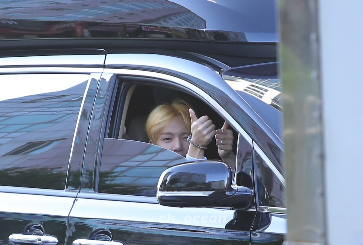 Channel_Ocean_'s tweet photo. 200927 인가 퇴근 민혁이 수고했어 ♡♡♡♡ 다음 스케줄도 화이팅이야 ㅠㅠ 너무 예뻐 ㅠㅠ ♡
#민혁 #몬스타엑스 #MONSTA_X #MINHYUK #ミニョク https://t.co/fGswrKHO6Q