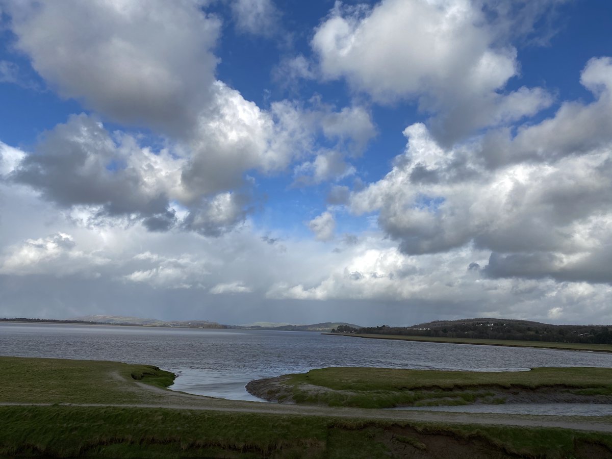 It’s National #GetOutsideDay - time to enjoy autumn colours, seascapes and calming woodland in the ARNSIDE and Silverdale AONB. #wellbeing #nature #coast