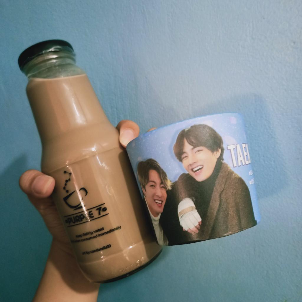 bangtanorahae's tweet photo. I was in the middle of resting when these came! Thank you @0405TAEKOOK for hosting this taekook cse! The inclusions are so pretty ugh I wasn't ready with the bb100! and I really like the drink, 'twas very fitting to my taste bud, thank you @Purple7Cafe! 💞

Happy Taekook Day! 💞 https://t.co/8XjELVJzdI