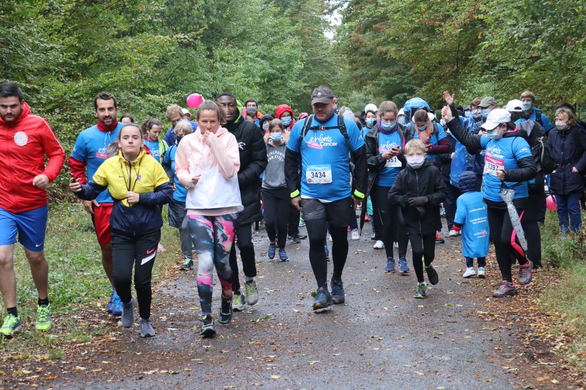 KARLOLIVE's tweet photo. Départ de la course @ImagineforMargo en direct du parc de la Charmille à #Poissy !
🌸 Une #CourseEnfantsSansCancer pour soutenir la recherche des cancers pédiatriques #GoFightWin https://t.co/OPQUsF5J2l