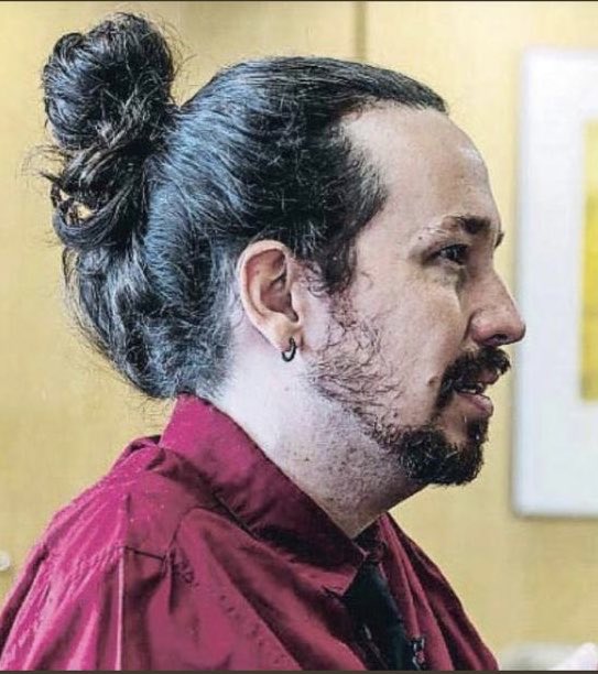 JOSEMANUELSOTO1's tweet image. Monarquía o República? Con qué os quedáis?