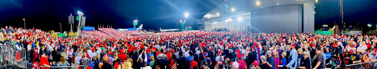 timzacsdaddy's tweet photo. @MiikaKelly @GOPLeader @realDonaldTrump Losing? See this crowd? This is what awaits him everywhere he goes! Never before has a president drawn a crowd like this. No president in US history has had the kind of support this man has. If I hated him, I could still see that there is no way he could lose an honest election. https://t.co/RFW6hxPvg7