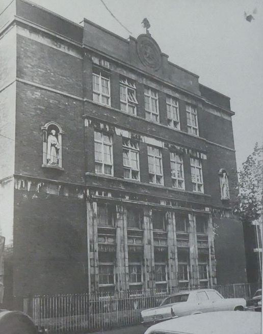 RoathHistory's tweet photo. The former St Illtyd's school in Courtenay Road, Splott. #StIlltyds https://t.co/qHybFFEYyH