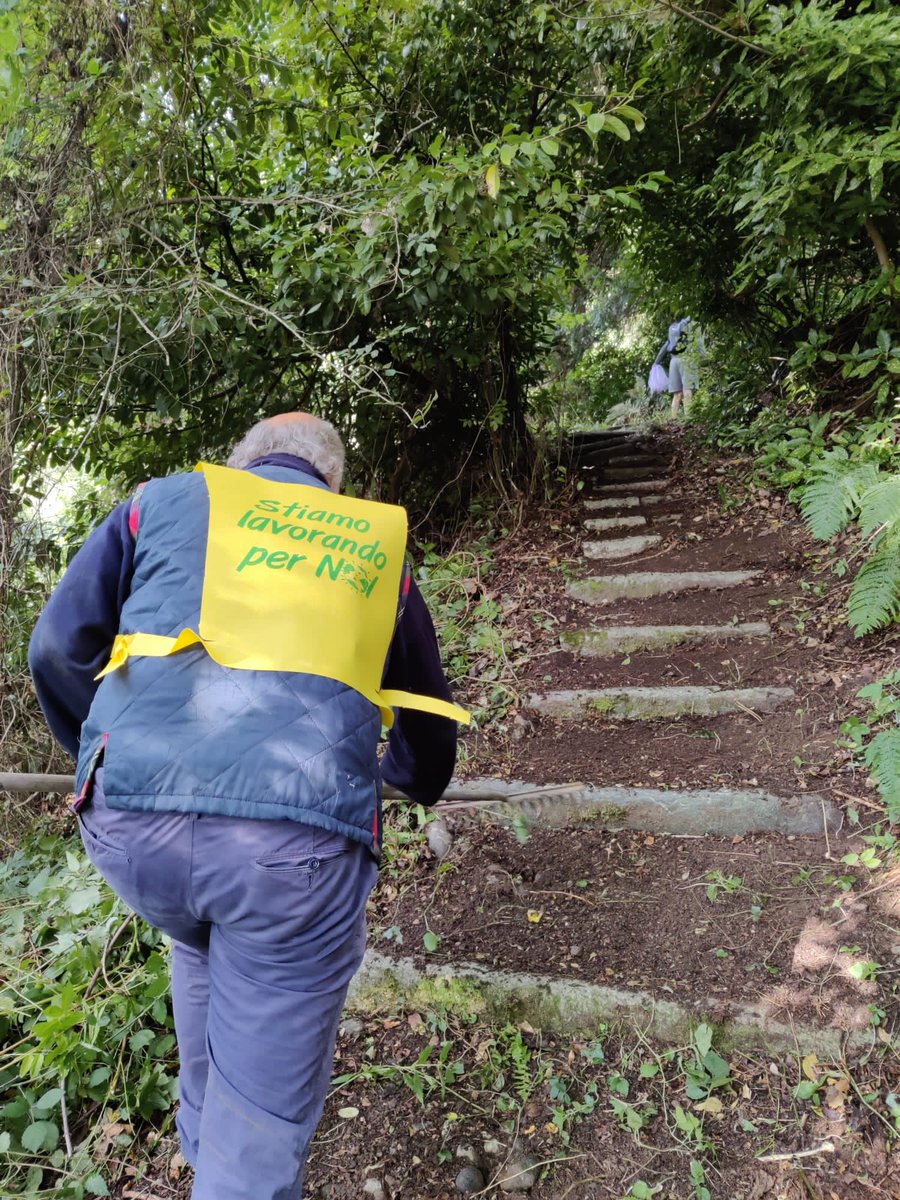 LegambienteVa's tweet photo. #Puliamoilmondo Plis Cintura Verde sud #Varese. Da #Bizzozero verso l'#Olona i nostri volontari al lavoro https://t.co/0dSupwIvUK