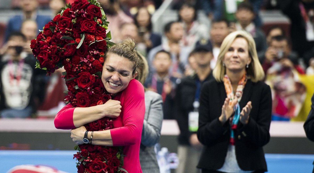 Corinas_racket's tweet photo. It’s hard to choose a fav pic, but this I believe does justice to the wonderful champ and human being Simona is. I think the moment of #1 changed her trajectory completely ❤️ Happy bday, golden girl, may all your wishes go #1, always ❤️💐💐🔝🔝🔝🎂🎂🥂🥂#S1mona #RG20 HAIDE!! 💪💪 https://t.co/7riBUyowgk