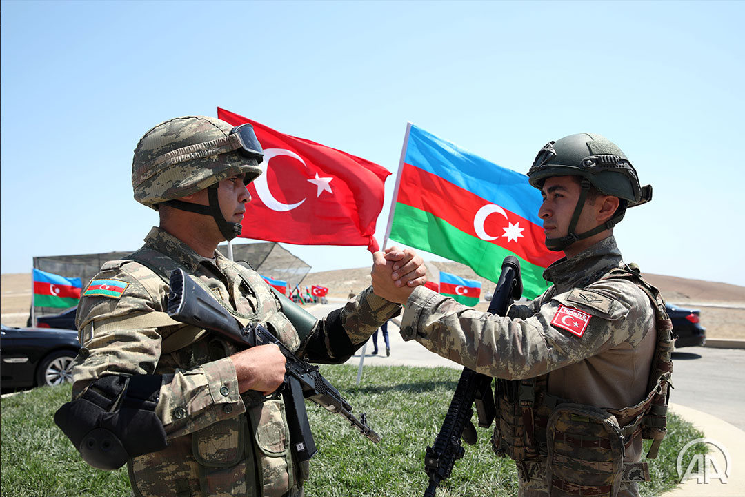 cuneytarkin's tweet photo. İki bedende bir can
🇹🇷 #Türkiye - 🇦🇿 #Azerbaycan https://t.co/ieoA2iTn9A