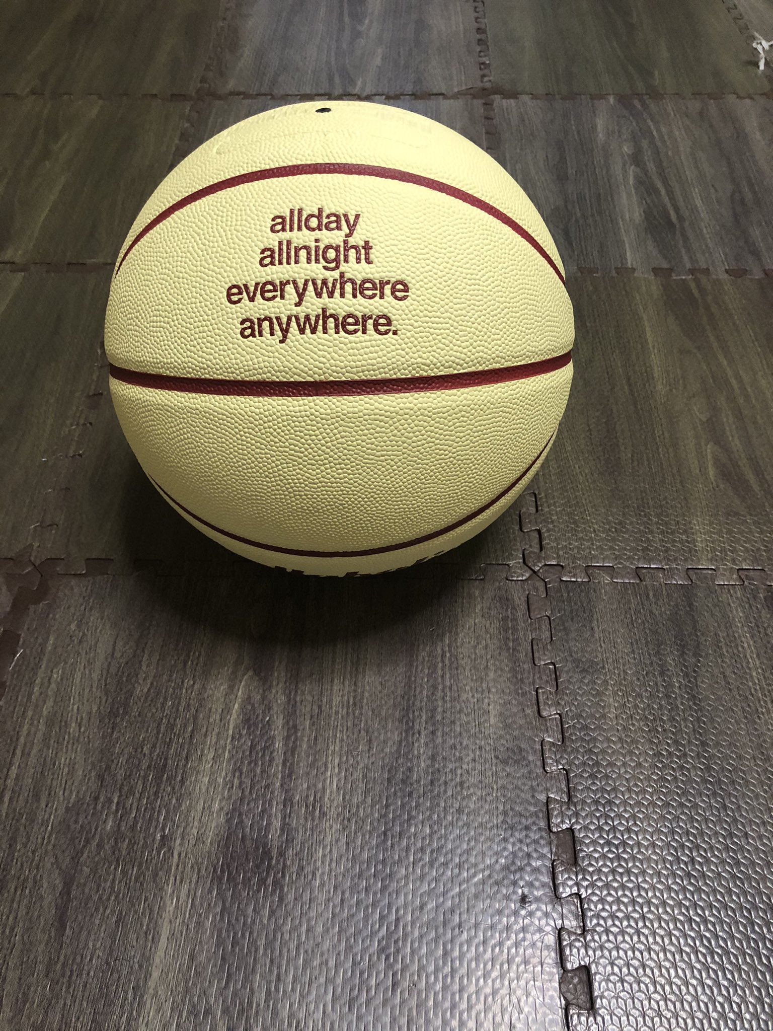 キッカワ しゅんすけ リハビリ中 バスケ のストリートボール最高峰のsomecityで有名なボーラホリック その ボーラホリックとボールメーカーのタチカラとのコラボボールが来ました はやく怪我が治ってバスケしたいです Basketball Somecity