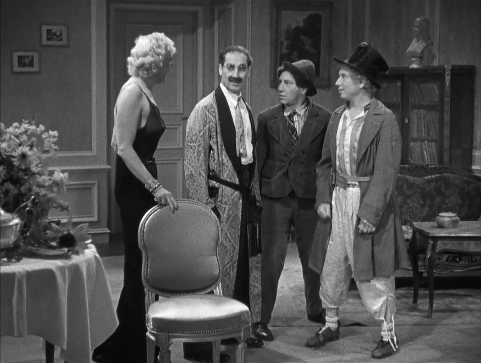 AllThingsMarx's tweet photo. #Flo:Why, I've never been so insulted in my life!
#Hackenbush:
[after looking at his watch] Well, it's early yet. #ADayAtTheRaces 1937 https://t.co/8Qtaa5LGPR