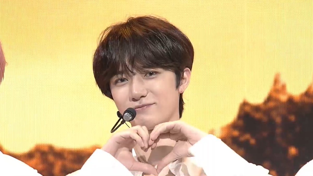 CBGFILES's tweet image. the star of the concert #범규 #TXTLotteConcert