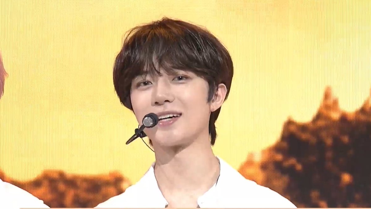 CBGFILES's tweet image. the star of the concert #범규 #TXTLotteConcert