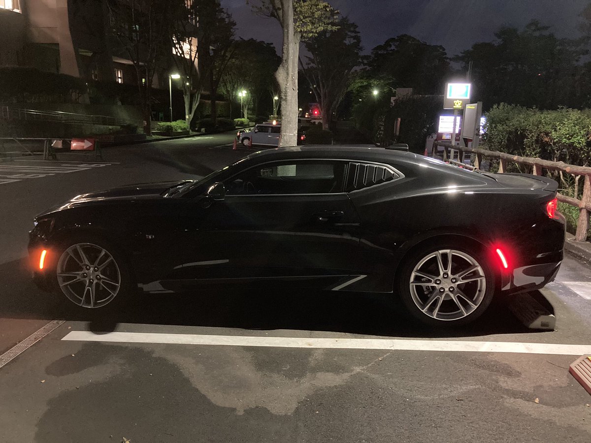 Mmk49Y's tweet photo. サイドマーカー取り付けました！
これだけでかなりアメ車感がでますね https://t.co/EFm52XusyI