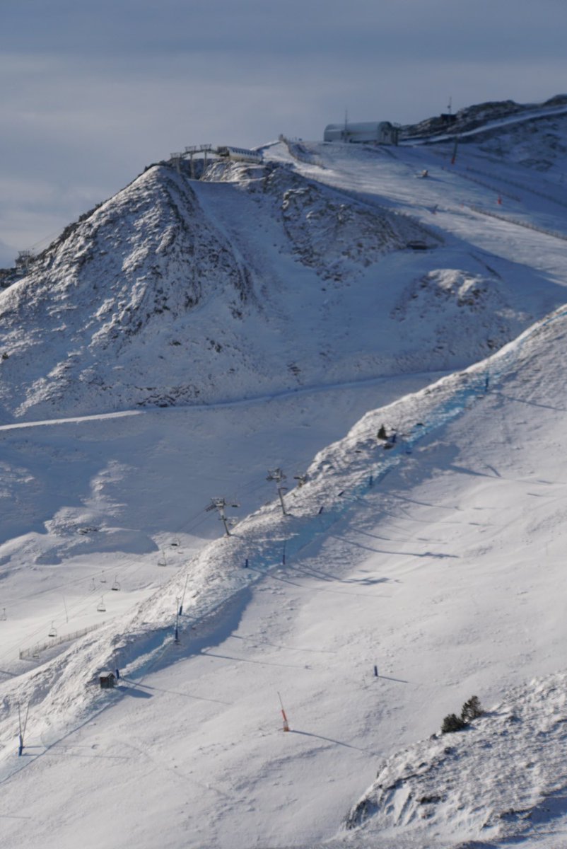 nwpowderdays's tweet image. #powderalert #andorra 27.09.2020
Así están las pistas en los sectores de Pas de la Casa y Grau Roig en @grandvalira 🙌🙌🙌💎🔝🇦🇩⛷🏂