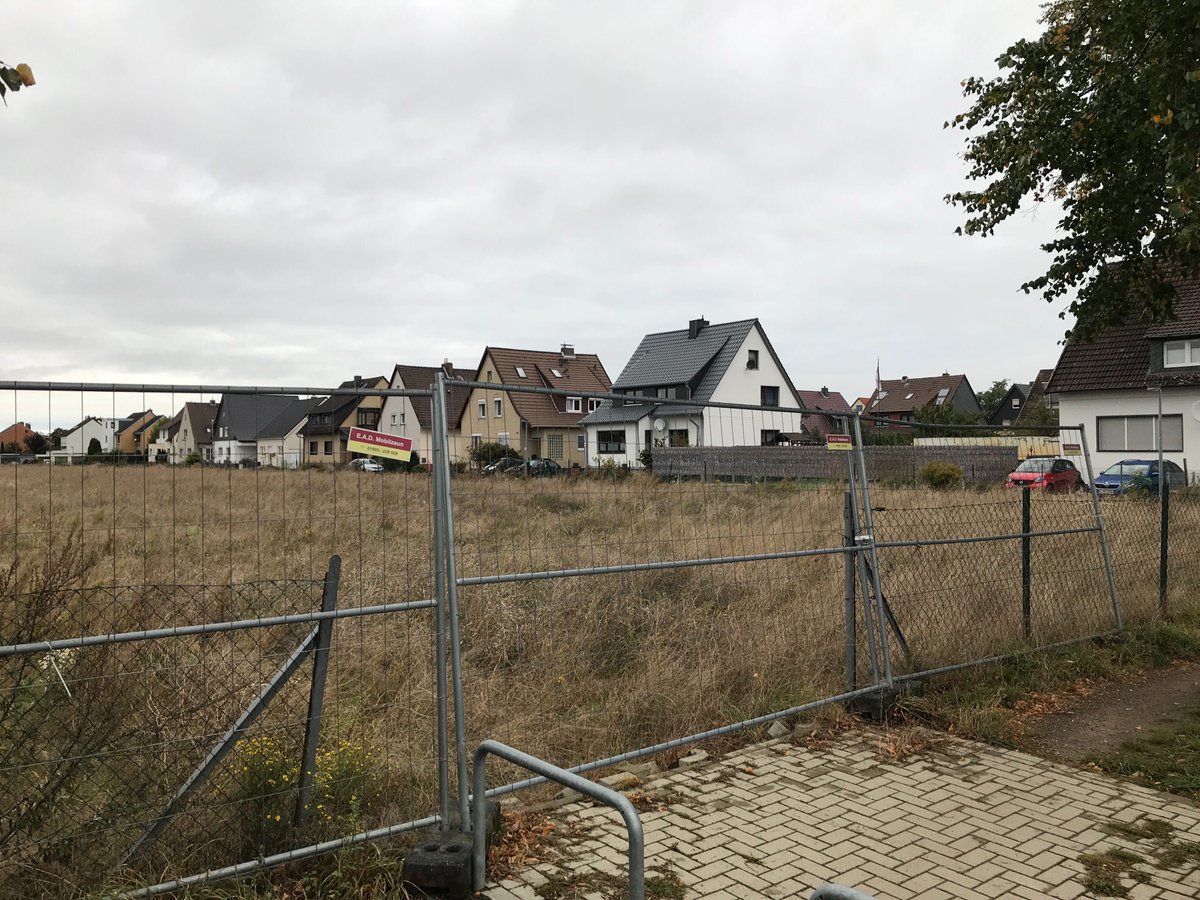 SPDLehrte's tweet photo. Hier könnte bald ein #Kindergarten gebaut werden. Leider haben #CDU und #Bürgermeister unnötige Zeit verschwendet.
Jetzt gibt es in #Lehrte den #Nachtragshaushalt2020 und es kann vorangehen.
#StopptDenStillstand #SPDLehrte #LehrteImHerzen #Miteinander
https://t.co/HxbIYe8ZY8 https://t.co/kSN5FEEtew