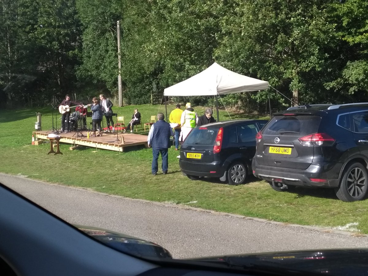 GDGCliff's tweet image. Great to be joining @CliffCollege for Drive in Communion this morning! What a great initiative &amp;amp; great to see current &amp;amp; former OPP in the band! @MethodistGB #oneprogramme