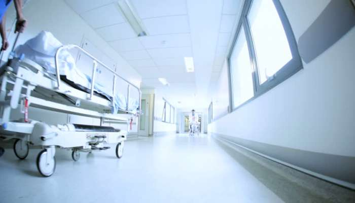world_oman's tweet photo. Royal Hospital announces that from September 27, 2020, the visit will be limited to one person from the patient's family, in order to preserve the safety of patients and everyone else in light of the #COVID19 . https://t.co/eOAHButTpG