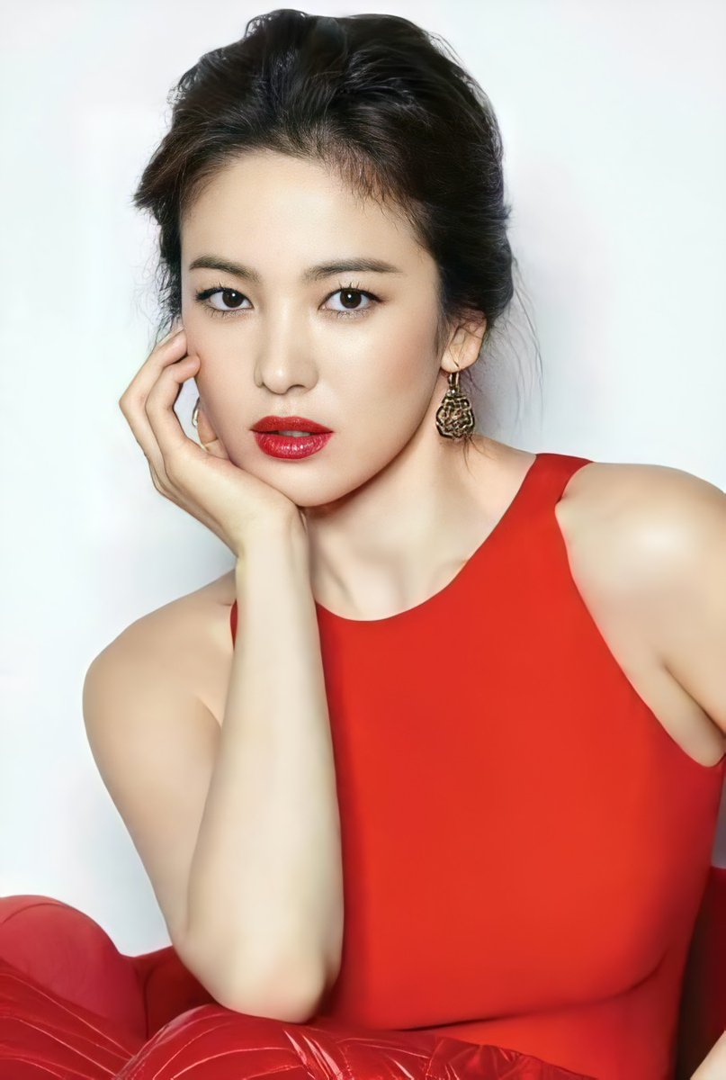  #SongHyeKyo as Among Us characters~A THREAD