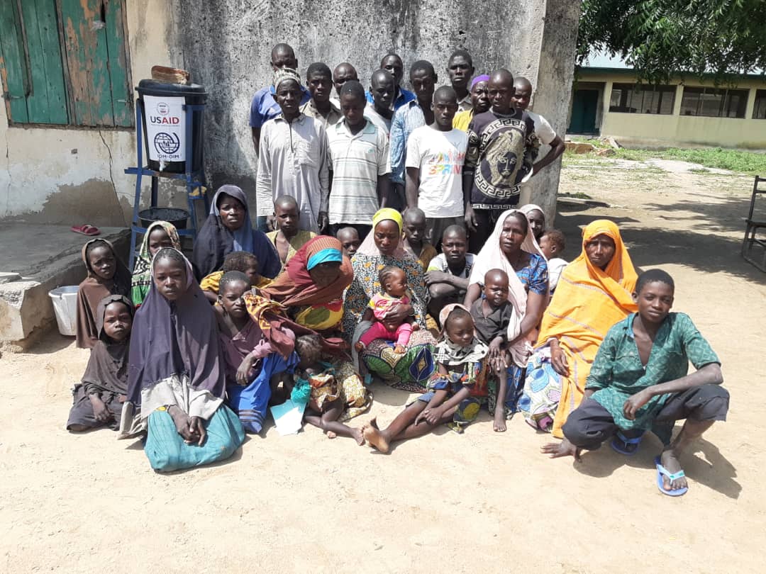 appollonhades's tweet photo. 13 suspected Boko Haram Terrorists alongside 6 women and 17 children from Kodila village have surrendered to troops of 151 Task Force Battalion at Banki Junction in Bama Local Government Area of Borno State following intensive kinetic operations.
#ourmilitaryiscapable https://t.co/lMUWgZmKaZ